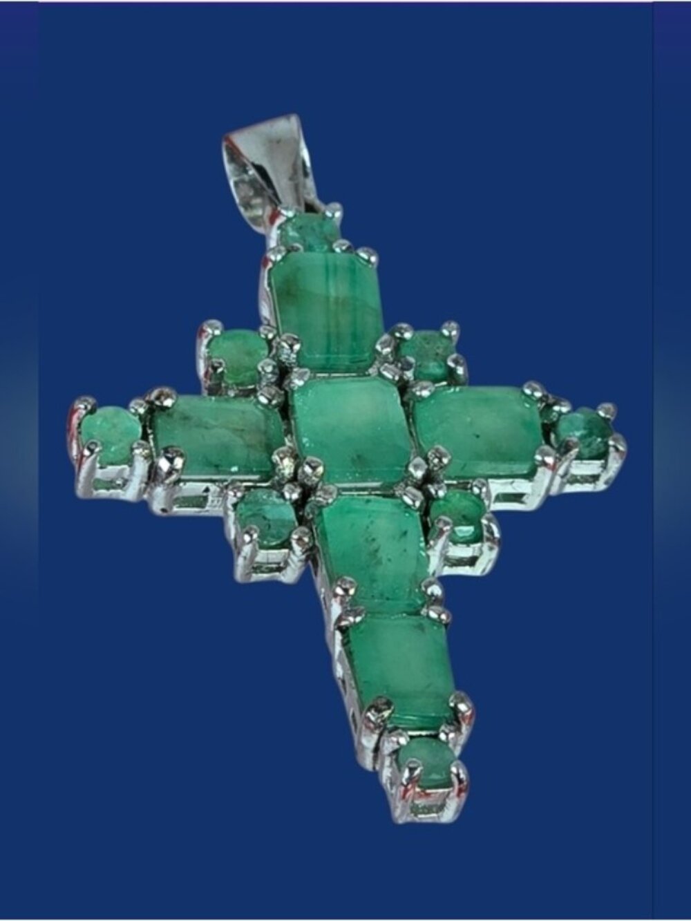 925 Sterling Silver Cross Pendant 2.9x2.2cm with Natural Emerald Gemstone